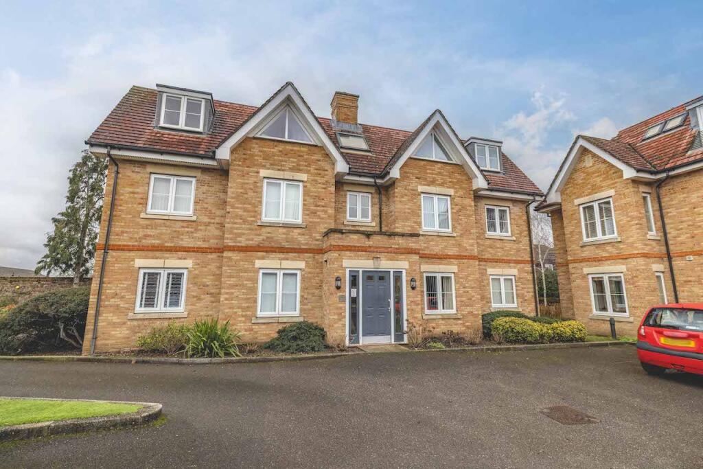 Main image of property: High Street, Iver, SL0