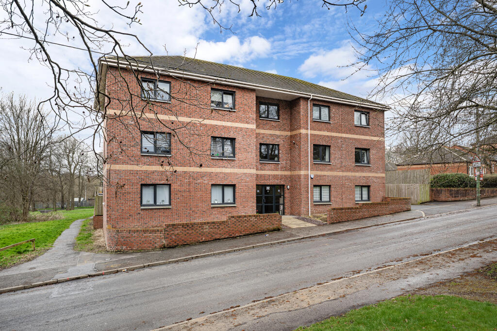 Main image of property: Flat 1/2, 212 Carmyle Avenue, Glasgow, G32