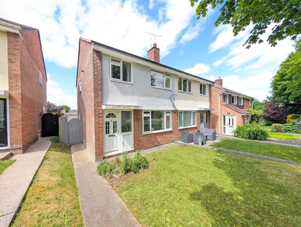 Main image of property: Queens Walk, Thornbury, Bristol