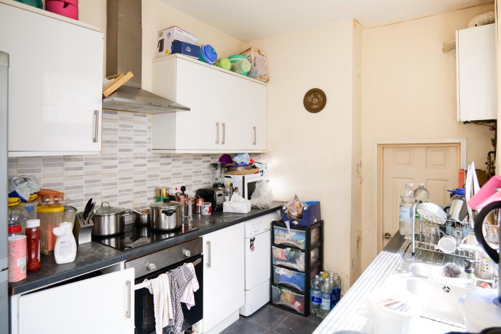 House in Stoke-on-Trent - More
