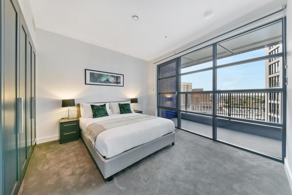 Apartment in London - More