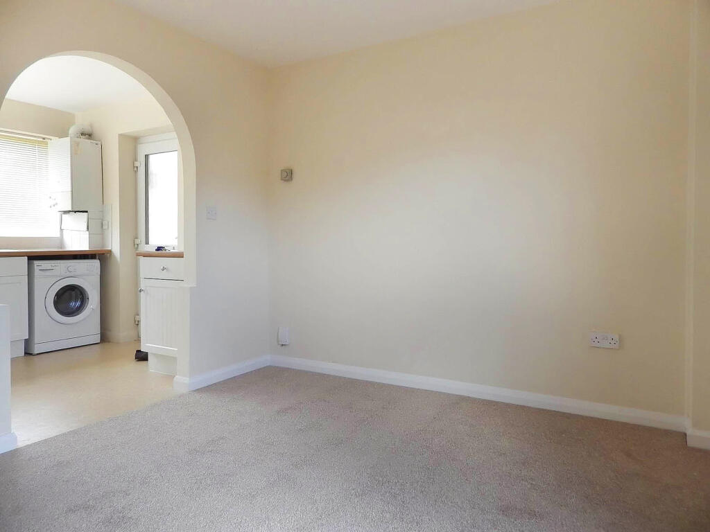 Colwell Drive, Witney, Oxfordshire photo 2