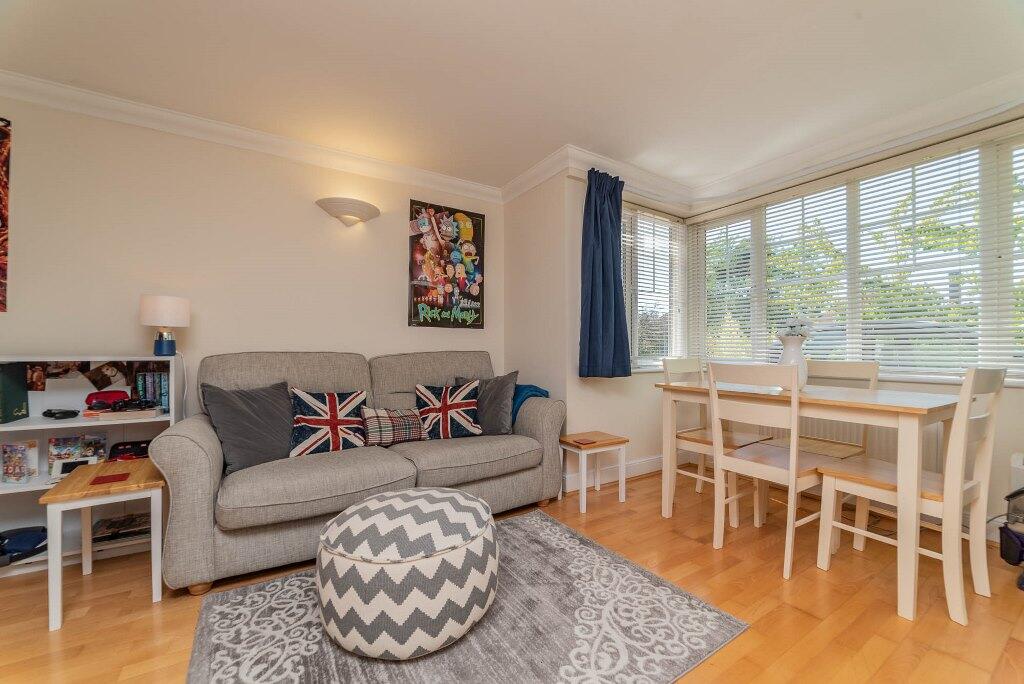 Apartment in Hemel Hempstead - View 2