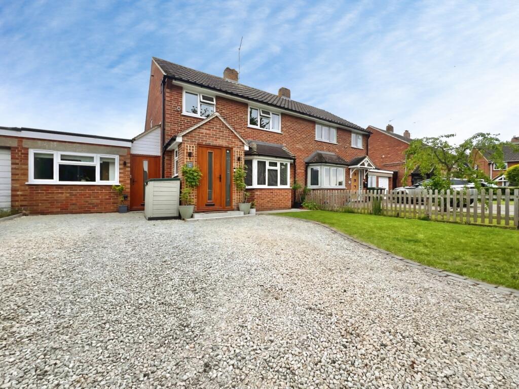 Main image of property: Saunders Close, Watlington, Oxfordshire, OX49