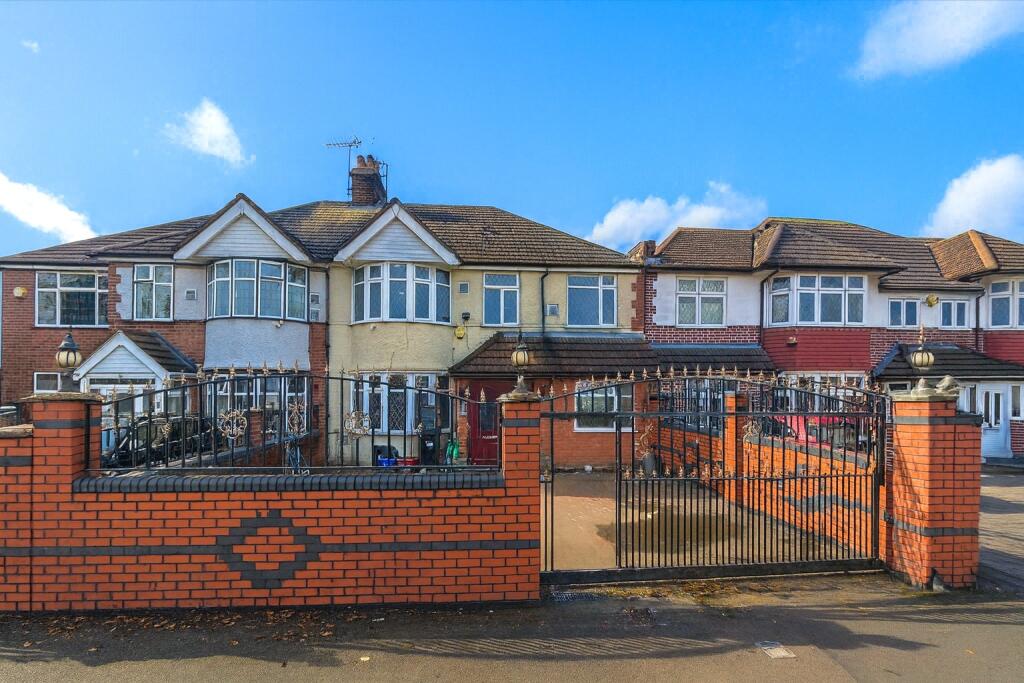 Main image of property: Bath Road, Hounslow, Greater London, TW5