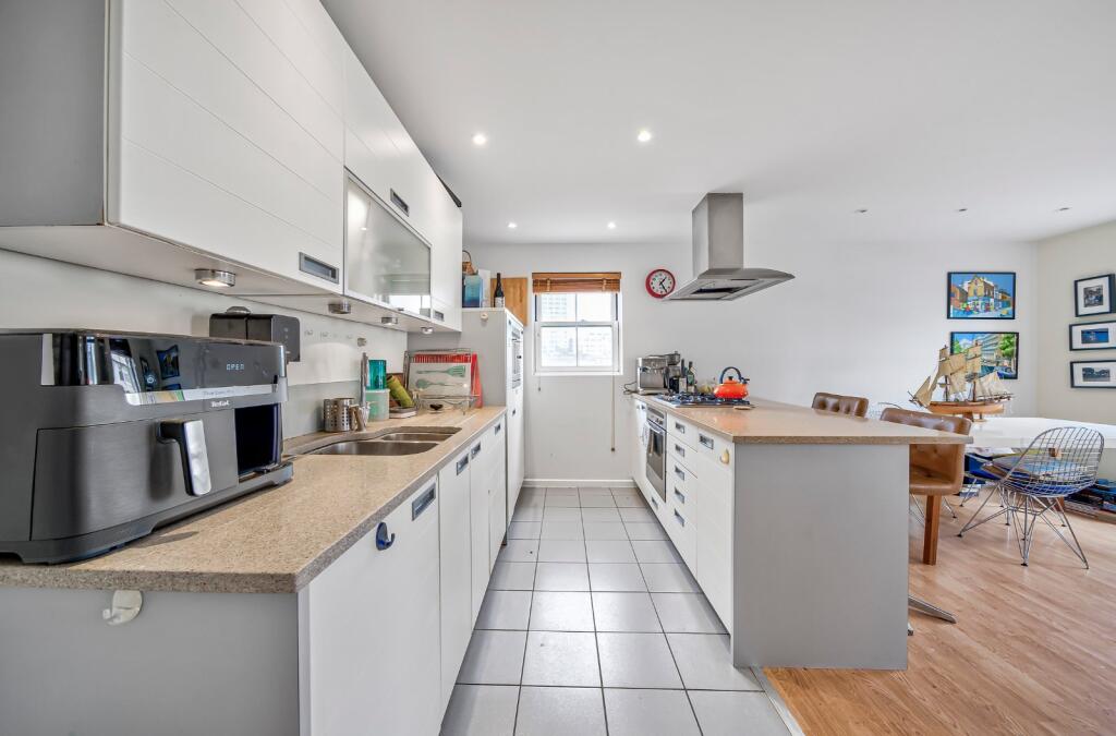 Apartment in London - View 3
