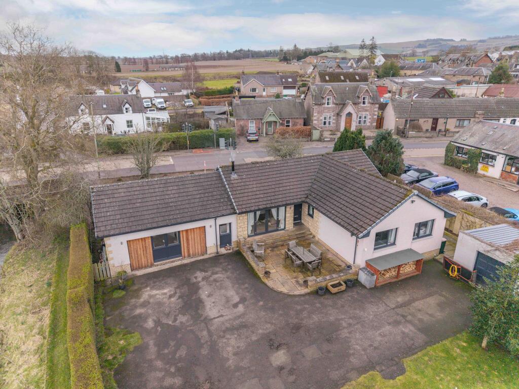 House in Meigle, Balmacron - More