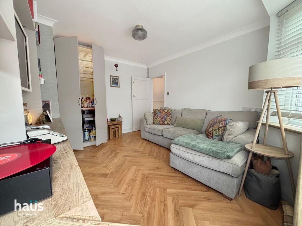 House in Gillingham, Medway - View 4