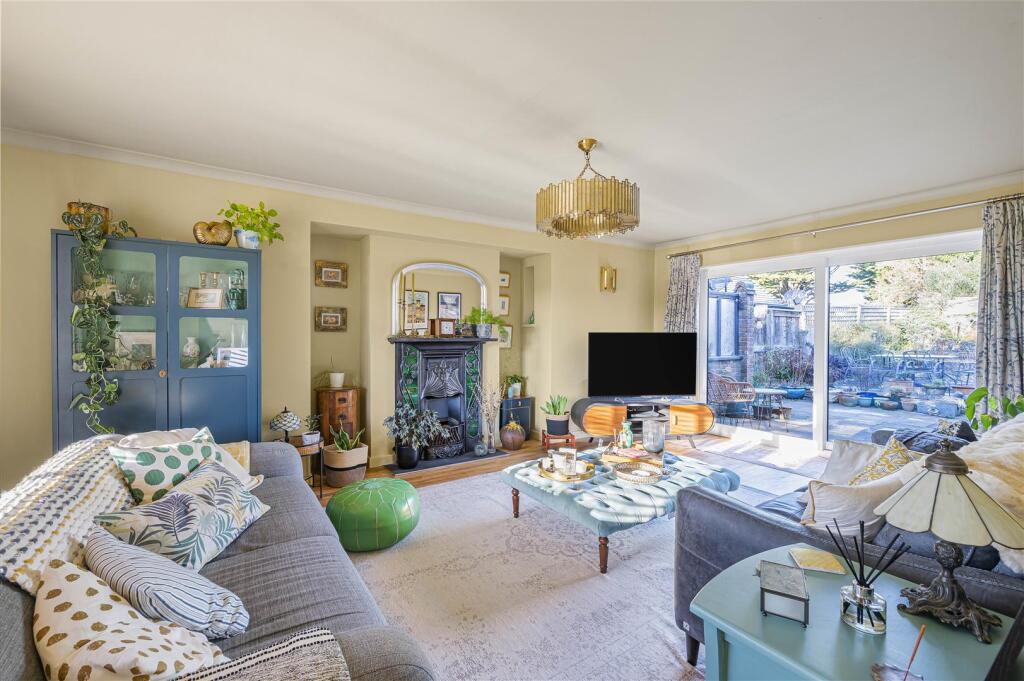 Firle Close, Seaford photo 3