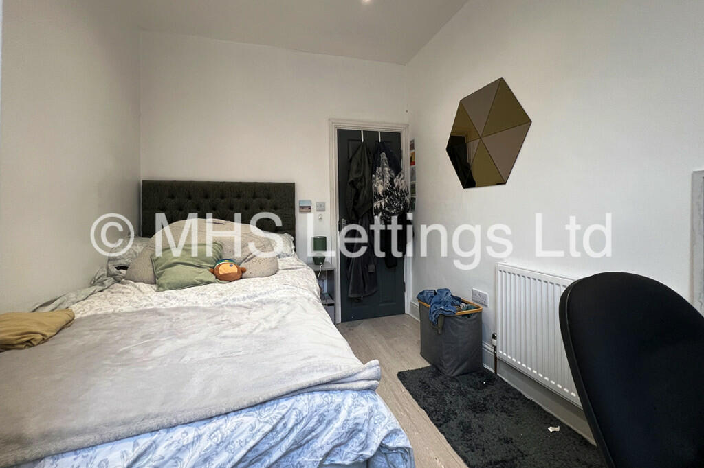 6 bedroom terraced house for rent