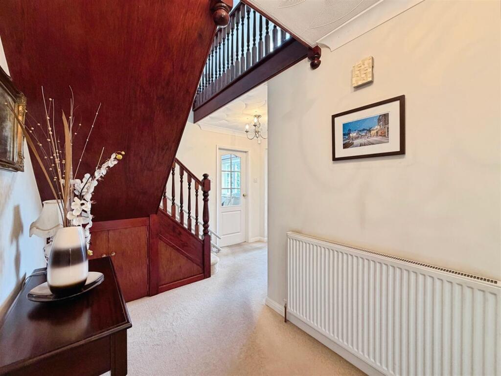 House in Newark and Sherwood, Edwinstowe - More