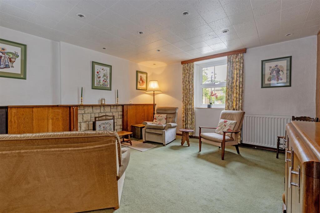 House in Derbyshire Dales, Eyam - View 5