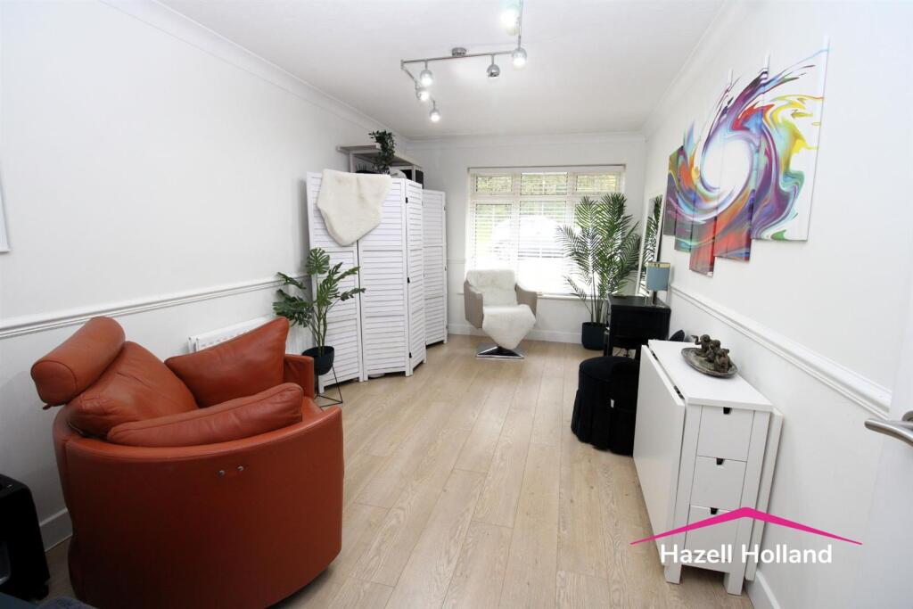 House in Gillingham, Medway - View 4