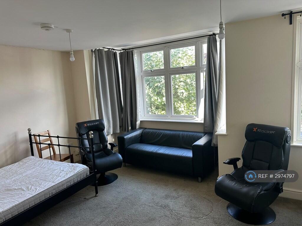 Apartment in London - View 2