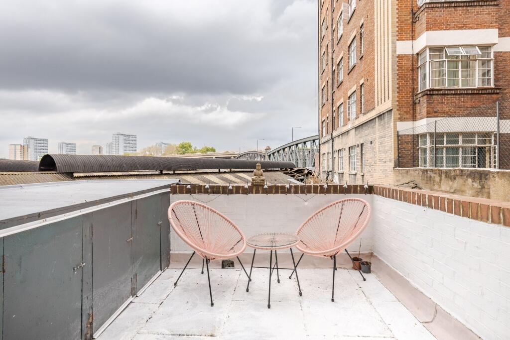 Apartment in London - More