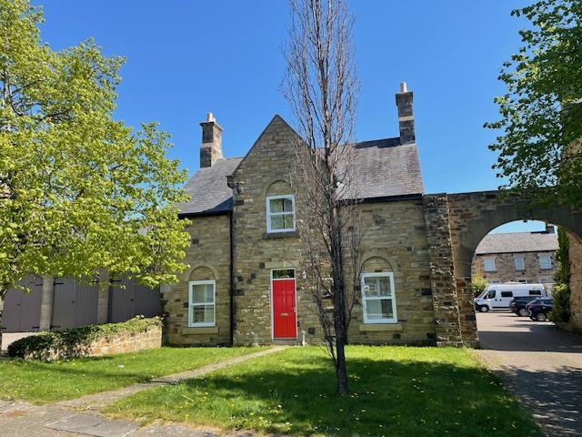 3-bed detached on Seagrim Crescent, Richmond, £370,000
