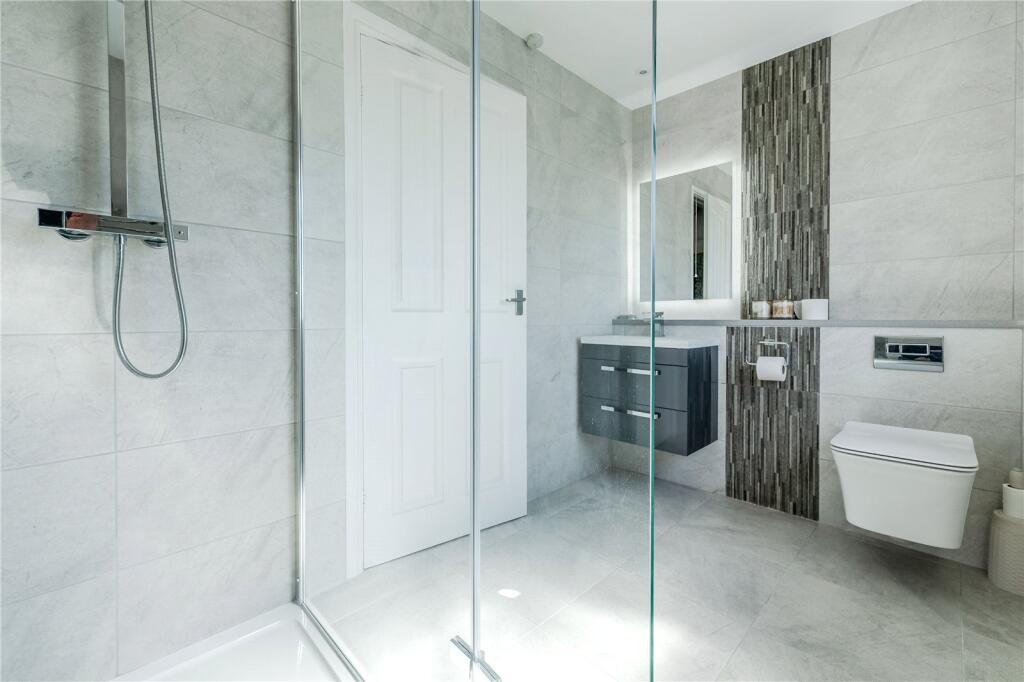 House in Leeds, Cuddy Hill, Guiseley - More