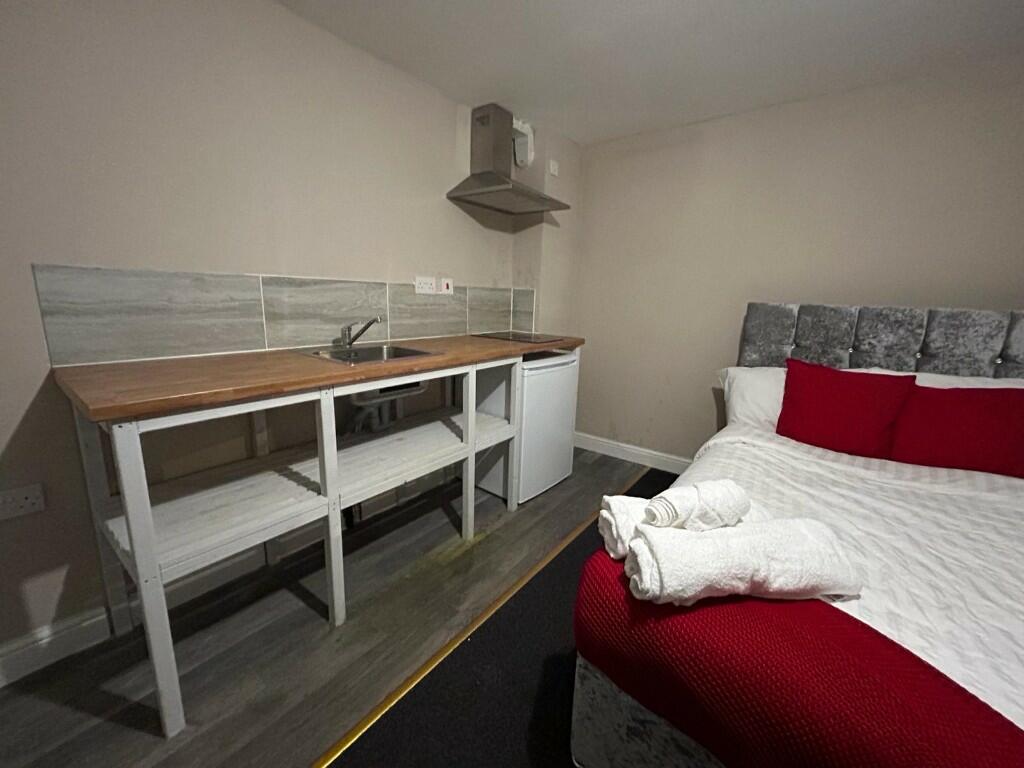 Studio flat for rent