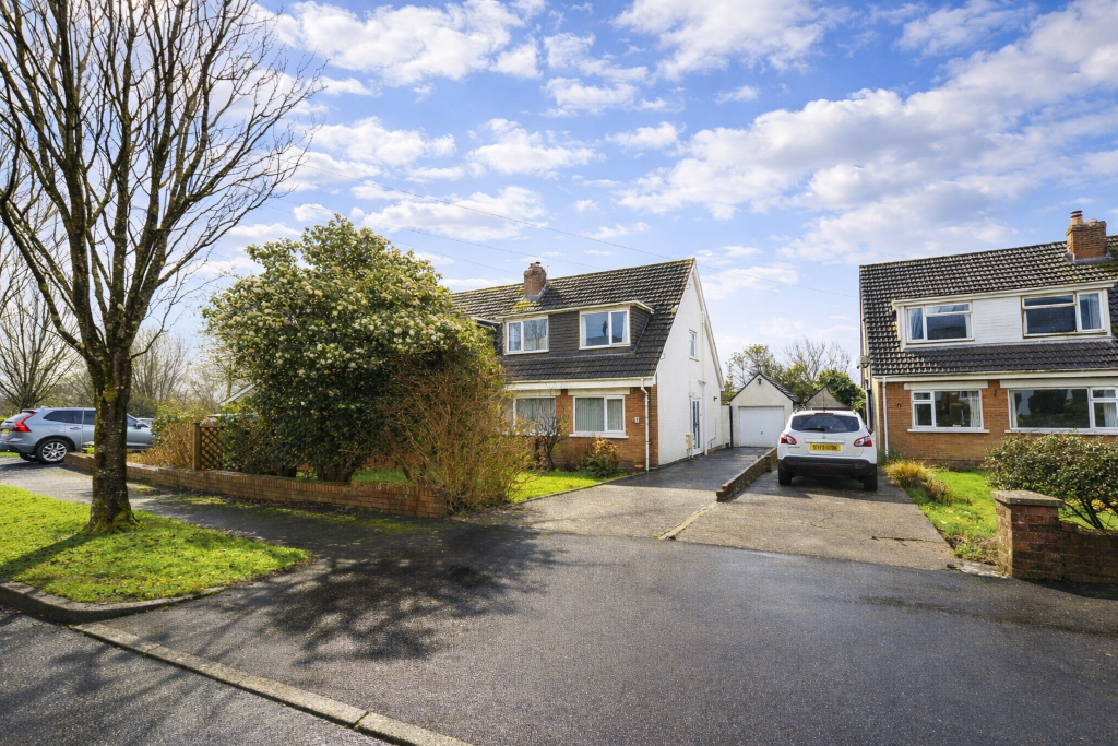 Main image of property: Clos Cromwell, Rhiwbina, Cardiff, CF14