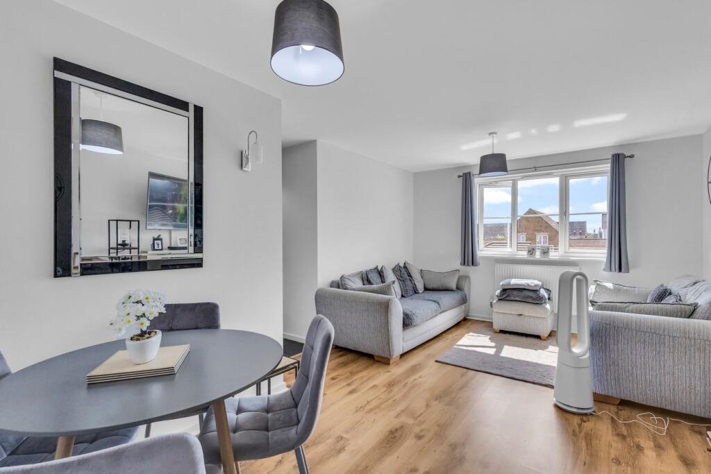 Apartment in Dover, Whitfield - More