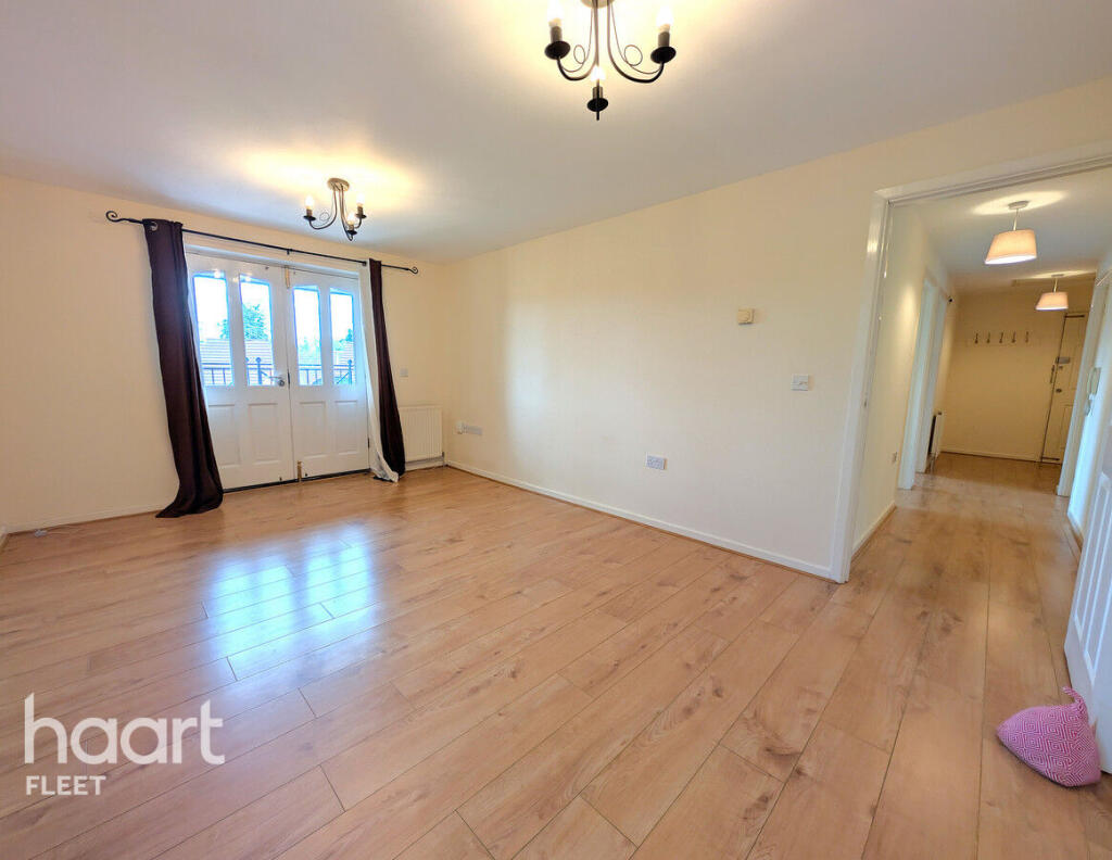Apartment in Hart, Elvetham Heath - View 4