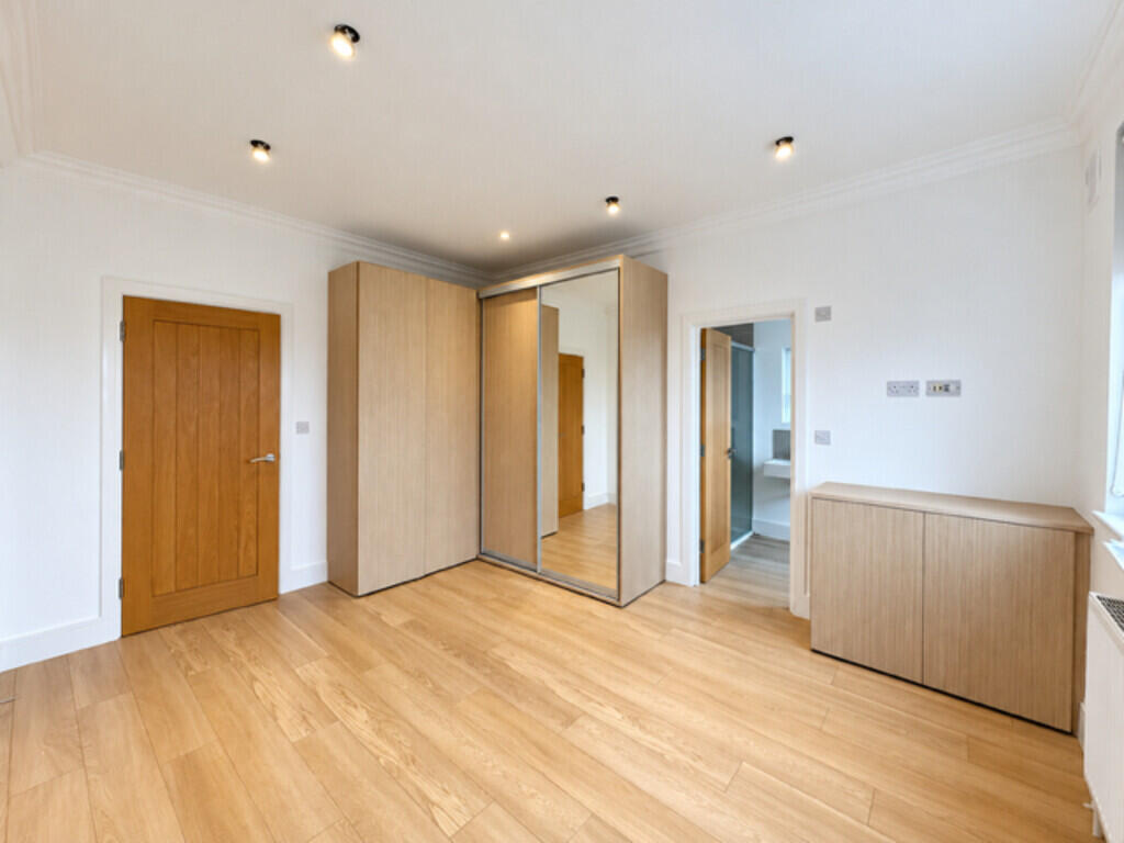 Apartment in London - View 3