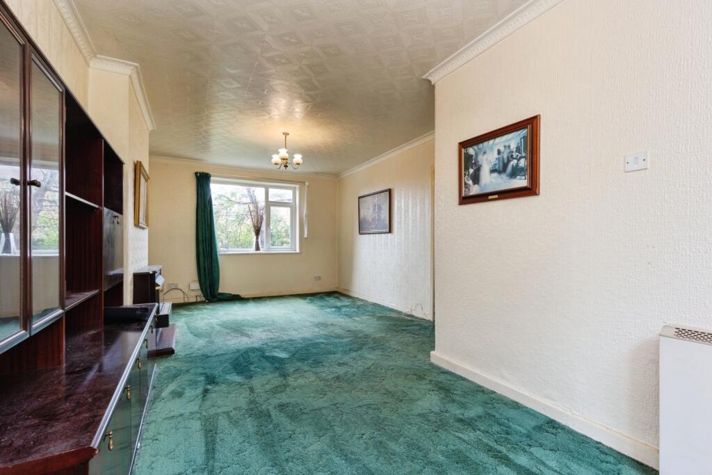 House in Tameside, Greater Manchester - View 4