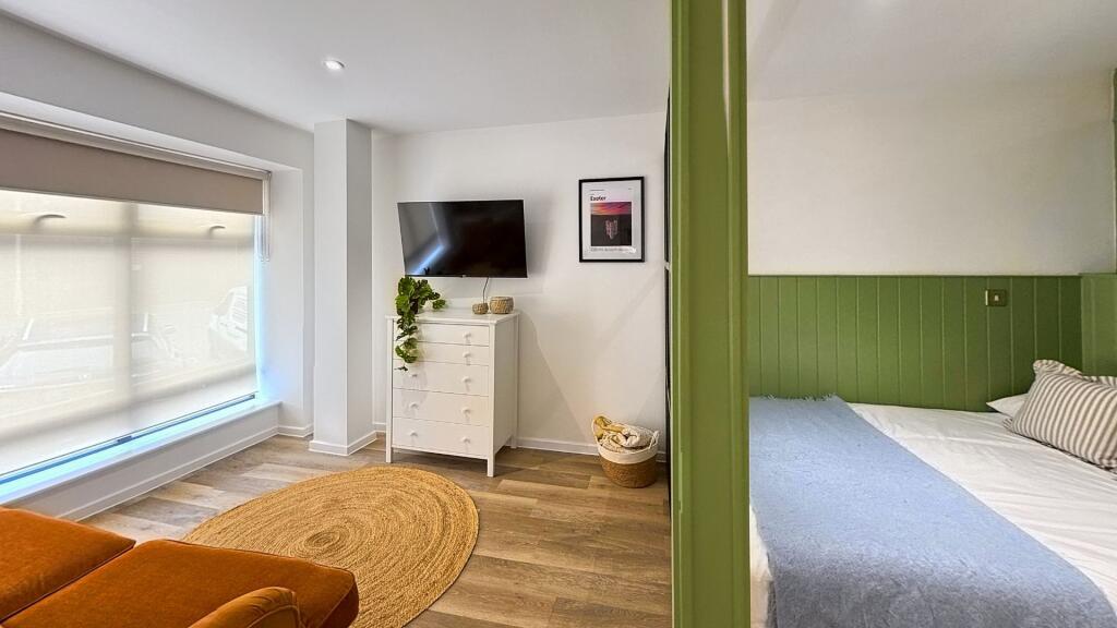 Apartment in Exeter, Devon - View 5
