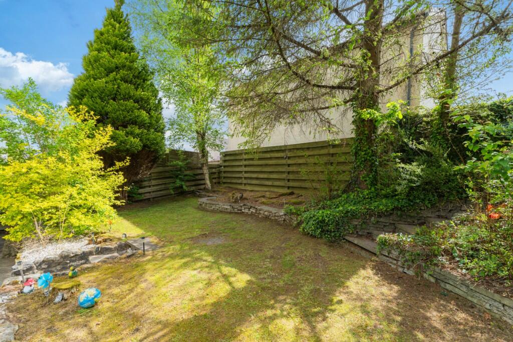 Craigelvan Court, Condorrat G67 photo 4