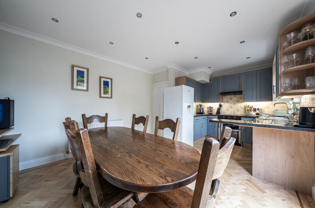 House in Croydon - View 5