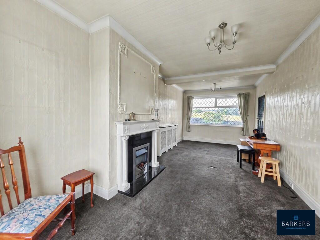 House in Kirklees, Birstall Smithies - More