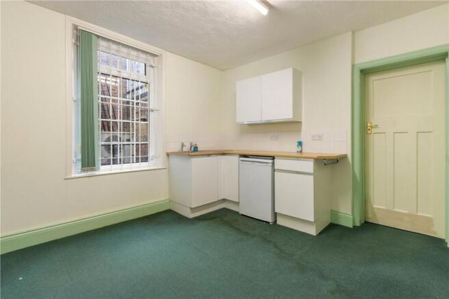Middle Room (2)