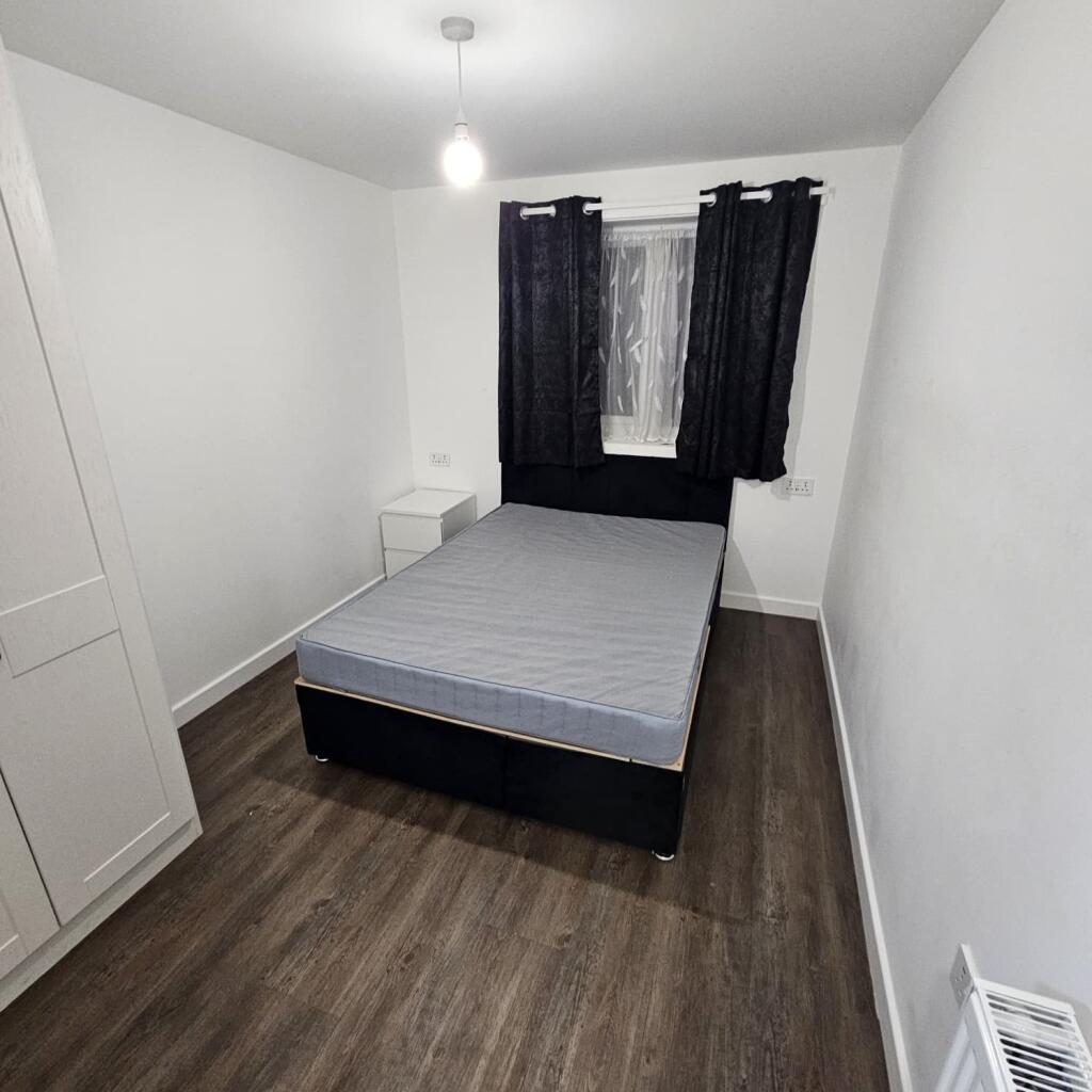 Main image of property: Mount Avenue, Southall, UB1