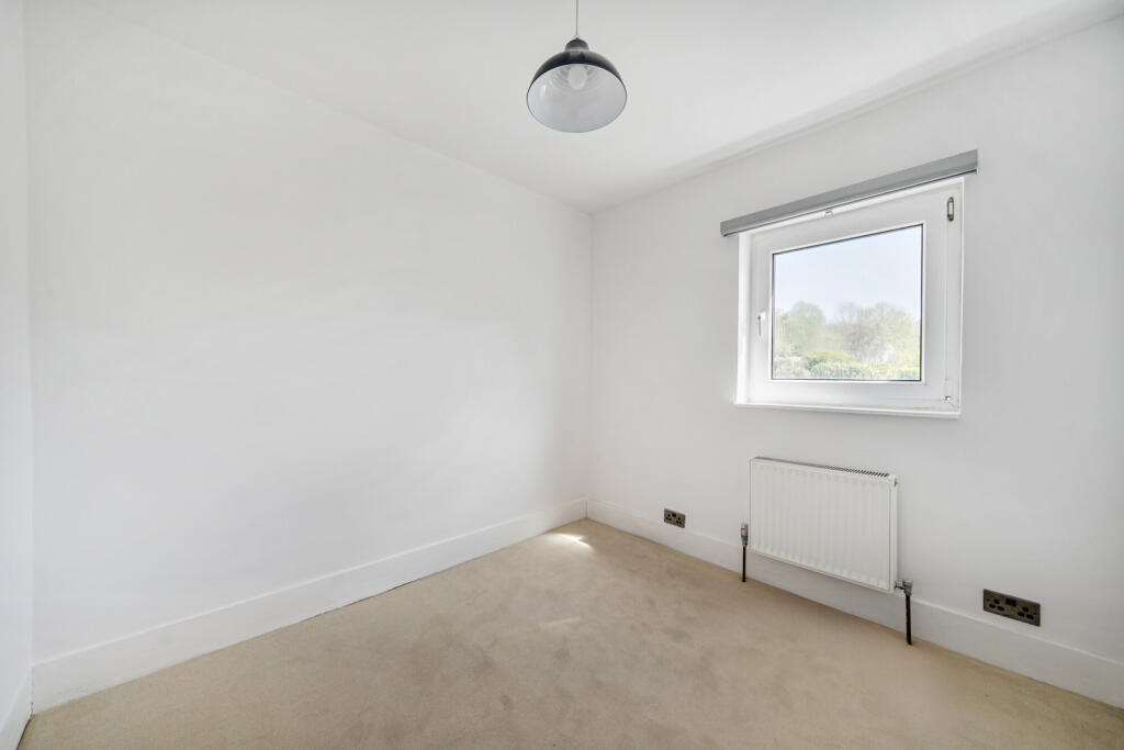 Fox Lane, Keston photo 5