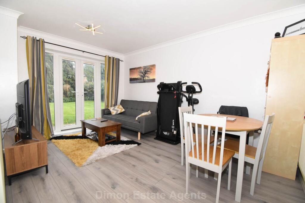 Redlea Court, Military Road, Gosport photo 2