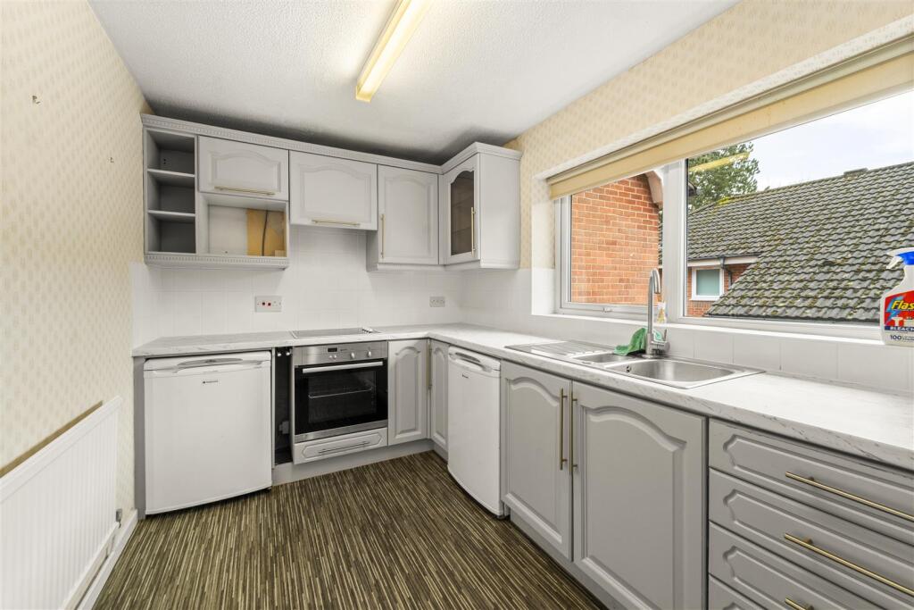 Guardian Mews, Sale photo 3