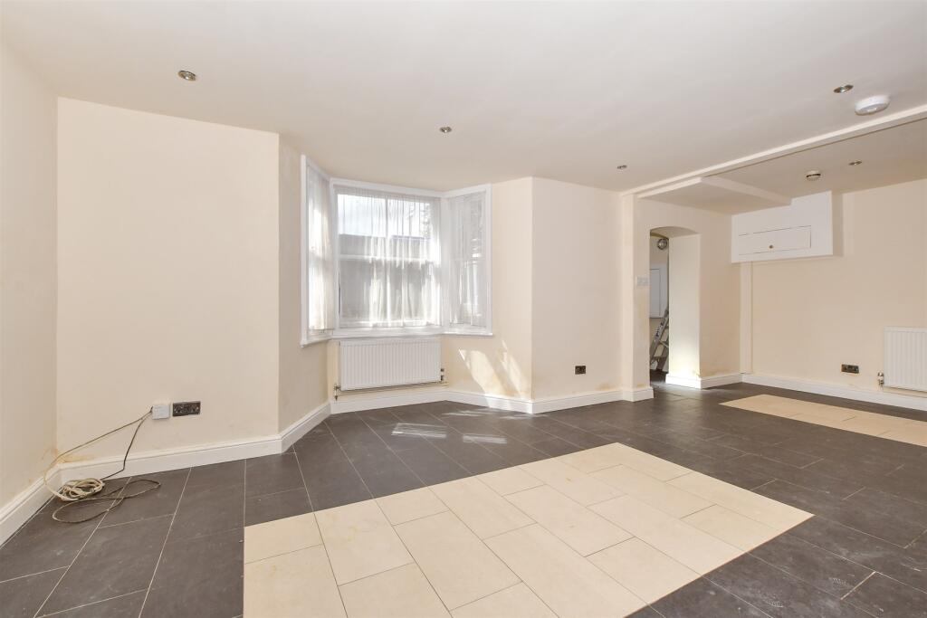 Maison Dieu Road, Dover, Kent photo 2