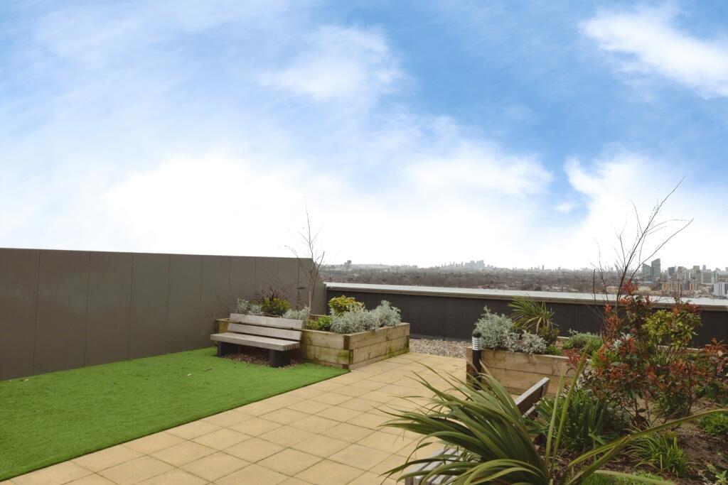 Apartment in Ilford - View 2