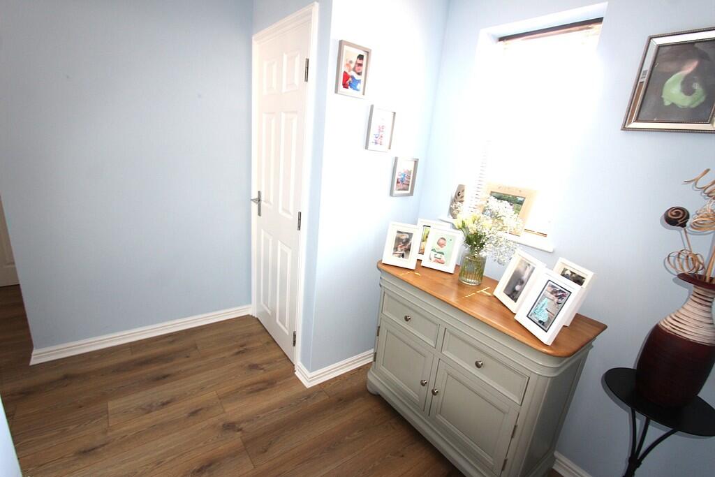 Oxford Grove, Chelmsley Wood , Birmingham photo 4