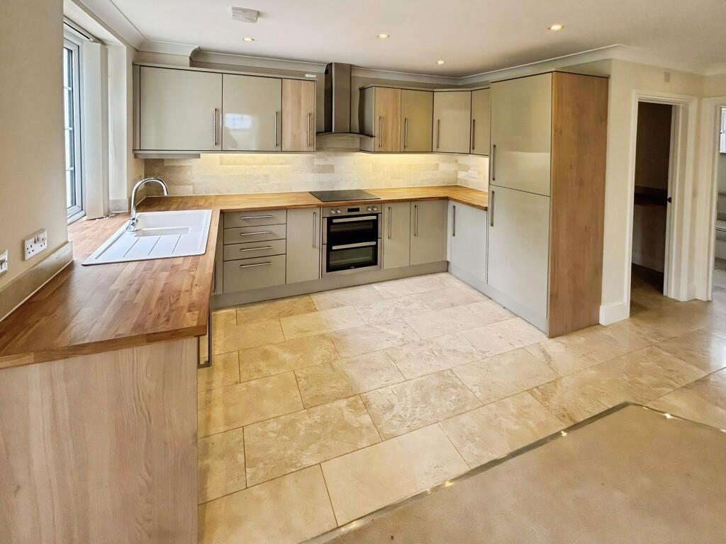 Apartment in Llanmartin, Llanbeder, Langstone - View 2