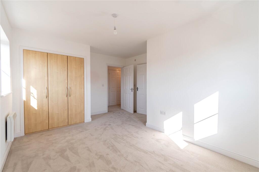 Apartment in Reading - View 5
