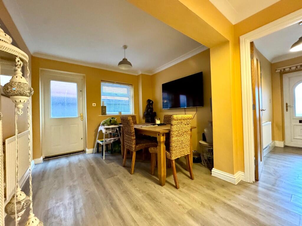 Alnmouth Drive, Redcar, North Yorkshire, TS10 photo 4