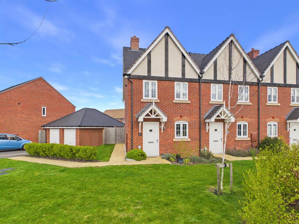 Main image of property: Drooper Drive, Stratford-Upon-Avon