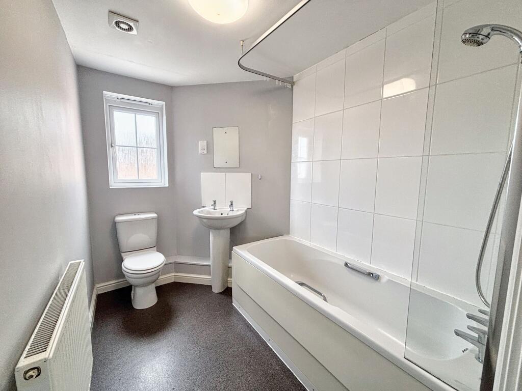 Longacres, Bridgend, CF31 - More