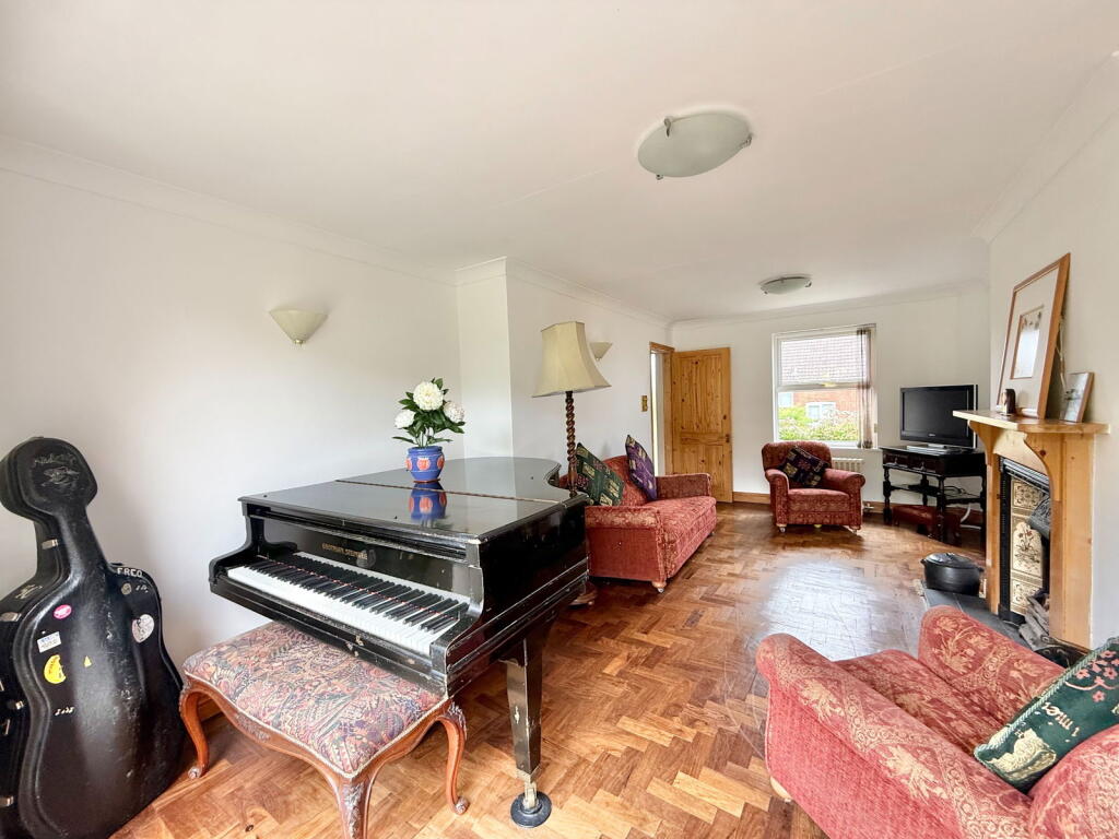 Alfred Lyons Close, Rugeley, WS15 3EY photo 4
