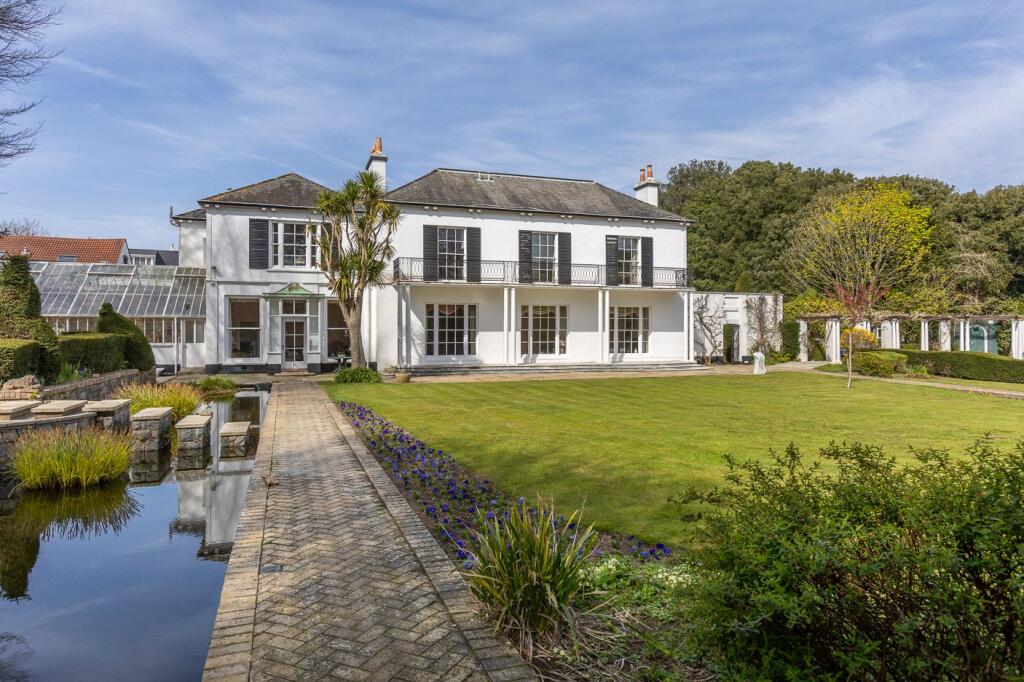Main image of property: Courtil Brock, Doyle Road, St Peter Port, GY1