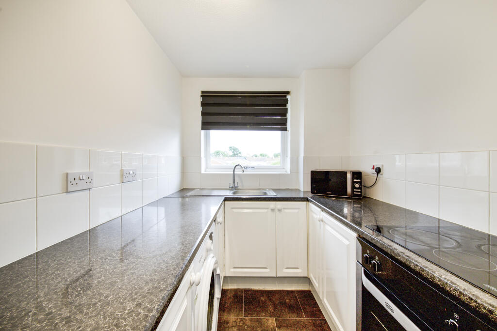 Apartment in Ilford - View 4