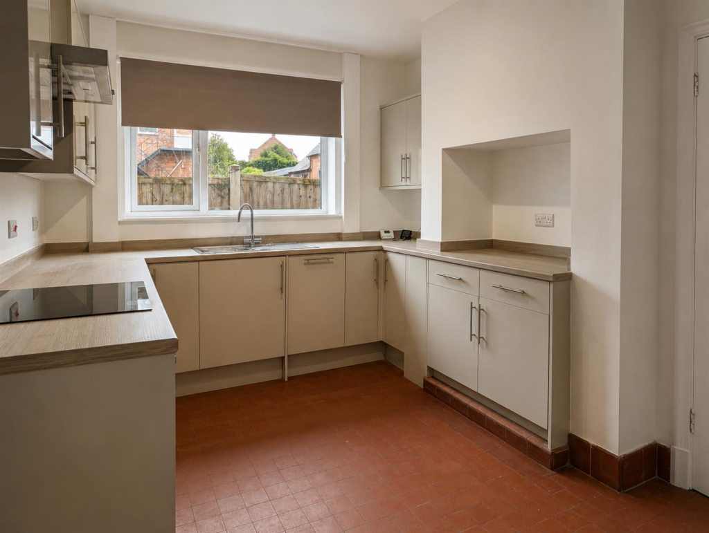 House in Newark and Sherwood, Southwell - More