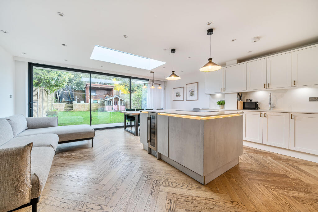 Main image of property: Derwent Avenue, Barnet, Greater London, EN4