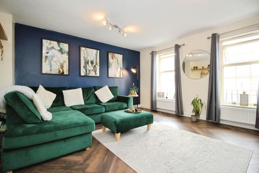 House in Leeds, Morley - View 2